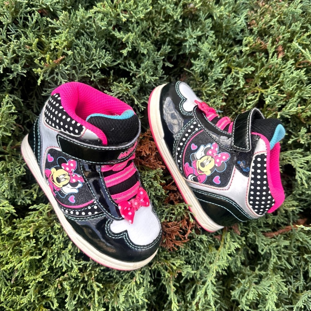 Disney Minnie Mouse Toddler Girl High Top Sneakers Size 5.5 Black Pink Polka Dot